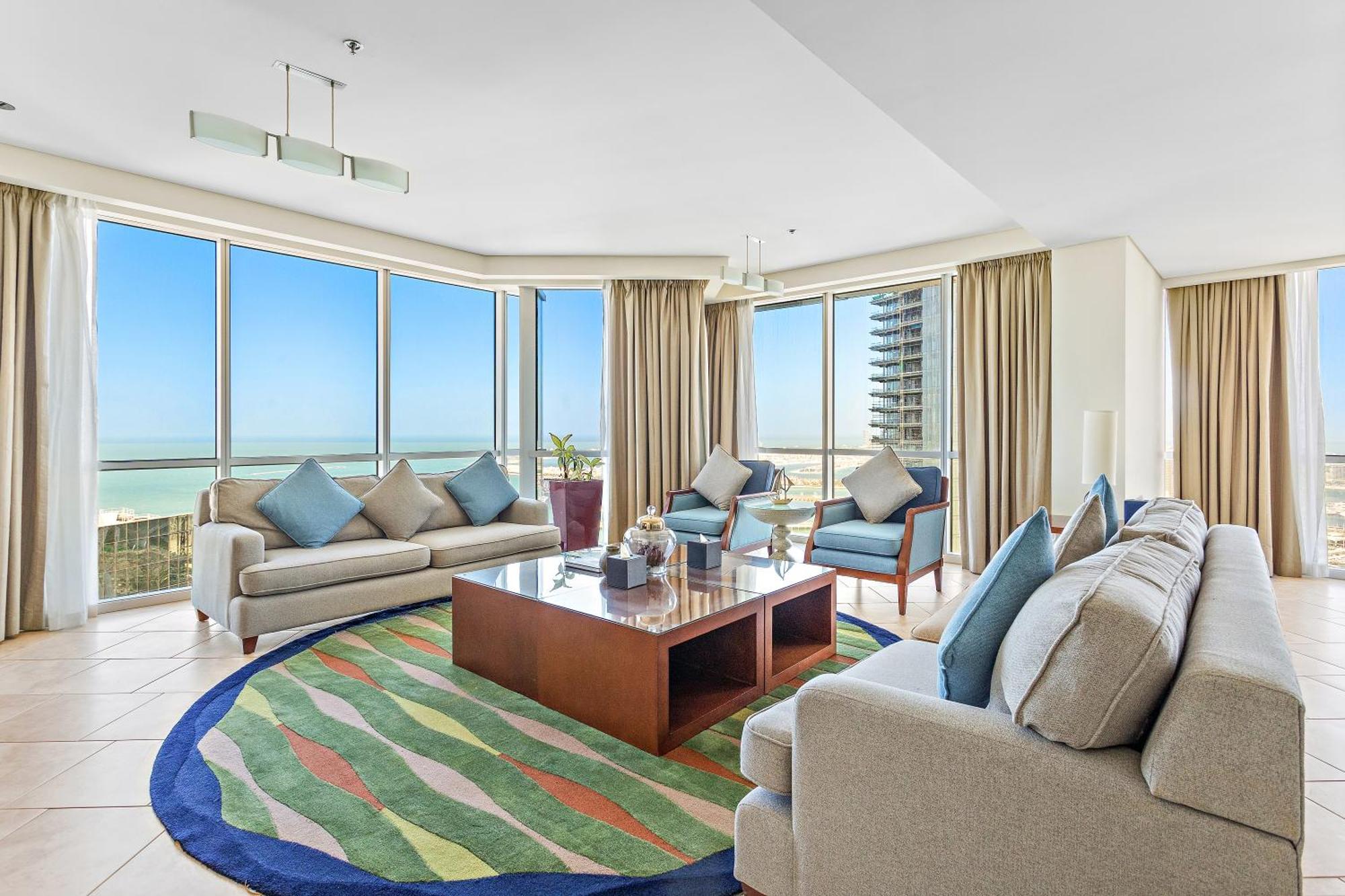 Ja Oasis Tower Aparthotel